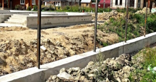 Фундамент под забор заказать в Георгиевске - заливка фундамента для забора | от 1537 за п.м.